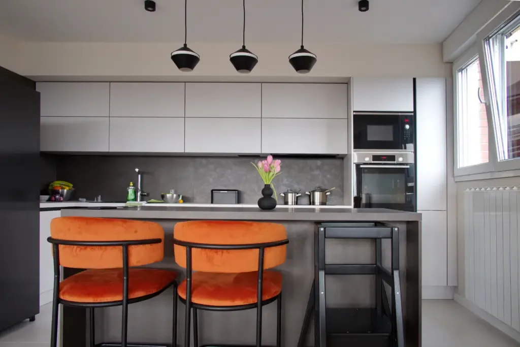 White kitchen cabinetry and island seating, kitchen renovation ideas for Broadmeadows homes